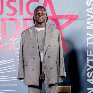 Stonebwoy x Richie Stephens – Black Cinderella