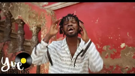 Fameye – Self Help (Official Video)