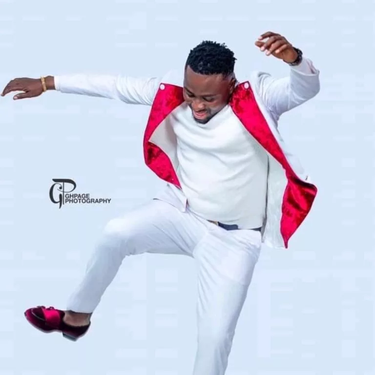 Brother Sammy – Kristo Nti Y3b3 Soree (Sore Cover) ft. Talabee Brother Sammy – Kristo Nti Y3b3 Soree (Sore Cover) ft. Talabee