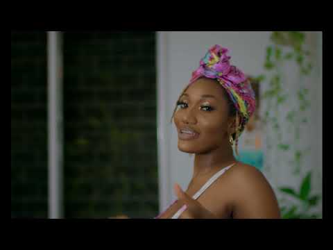 Wendy Shay – Kiss Me On The Phone ft. Bisa Kdei Official Video