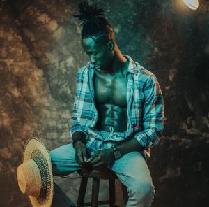 Cryme Officer &ndash; Carry Me Dey Go (Freestyle)
