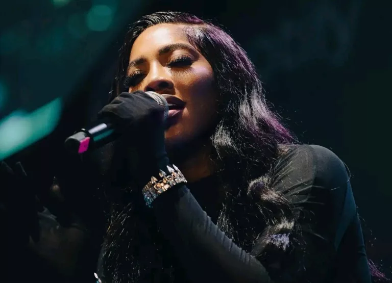 Tiwa Savage reveal struggles with eyesight Tiwa Savage reveal struggles with eyesight