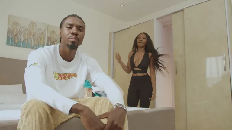 Beeztrap KOTM - Fly Girl ft. Oseikrom Sikanii (Official Video)