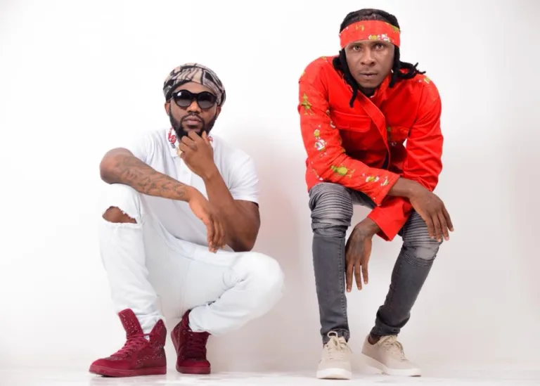 R2Bees – We De Vibe (Prod. By Bali) R2Bees – We De Vibe (Prod. By Bali)